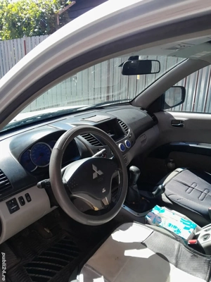 vând Mitsubishi L200, model 2007,tracțiune dublă, motorizare diesel, 260000 km, stare perfectă  de f - imagine 4