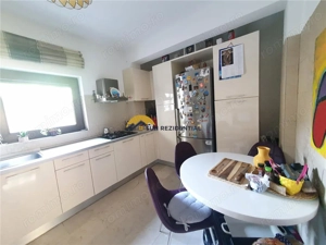 Vila la cheie, cocheta, mobilata-utilata, gradina amenajata - imagine 10