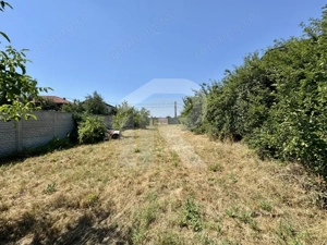 DOMNESTI , TEREN 698 MP, DESCHIDERE 17,19 MP, IMPREJMUIT CU GARD - imagine 11