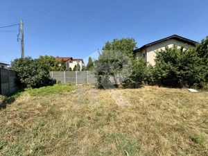 DOMNESTI , TEREN 698 MP, DESCHIDERE 17,19 MP, IMPREJMUIT CU GARD - imagine 12