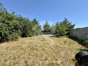 DOMNESTI , TEREN 698 MP, DESCHIDERE 17,19 MP, IMPREJMUIT CU GARD - imagine 7