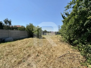 DOMNESTI , TEREN 698 MP, DESCHIDERE 17,19 MP, IMPREJMUIT CU GARD - imagine 3