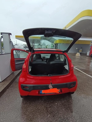 Vând sau schimb Peugeot 107 2011 benzina motor 1.0 euro 5  - imagine 6