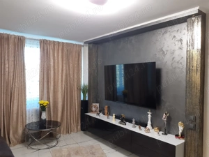 Vanzare Apartament 2 cam. cf.1 semid.,etajul 4, mobilat si utilat nou in zona Hipodrom - Bariera - imagine 2