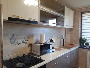 Vanzare Apartament 2 cam. cf.1 semid.,etajul 4, mobilat si utilat nou in zona Hipodrom - Bariera - imagine 12