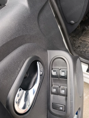 Vand Dacia Duster 1.2 TCE  - imagine 9 Vand Dacia Duster 1.2 TCE  - imagine 9