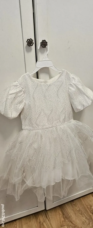 Rochie cu multe straturi