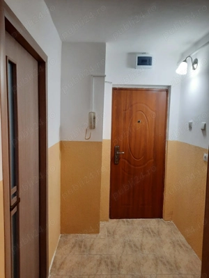 Inchiriez Garsoniera decomandata cu centrala langa Promenada - imagine 10