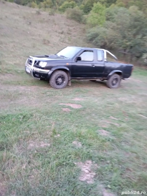 Vând Nissan pick up 