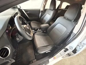 Vând Toyota auris hibrid break 2015 - imagine 5