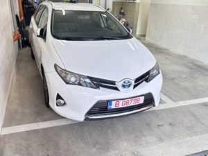 Vând Toyota auris hibrid break 2015 - imagine 10