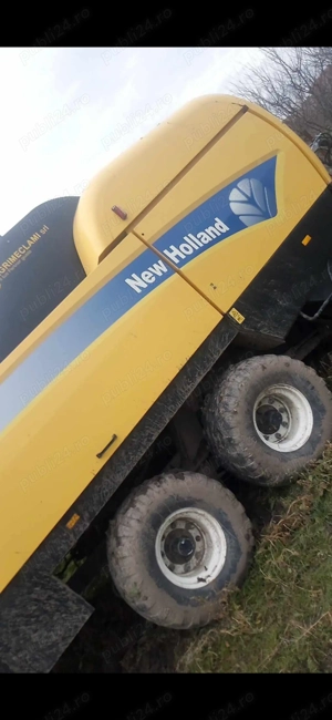 Vând presă de balotat New Holland 