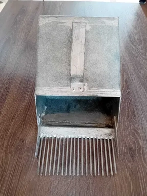 Piaptan pentru cules fructe de padure