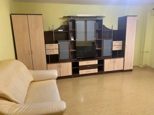 Inchiriez apartament 2 camere, decomandat in zona Modern