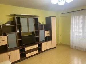 Inchiriez apartament 2 camere, decomandat in zona Modern - imagine 4