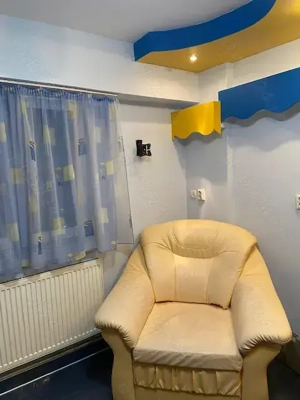 Inchiriez apartament 2 camere, decomandat in zona Modern - imagine 8