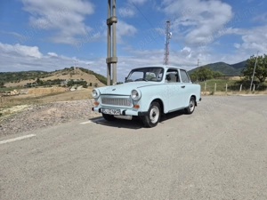 Trabant 601 din1990 fără invstitie gata de drum se deplasează pe orice distanța