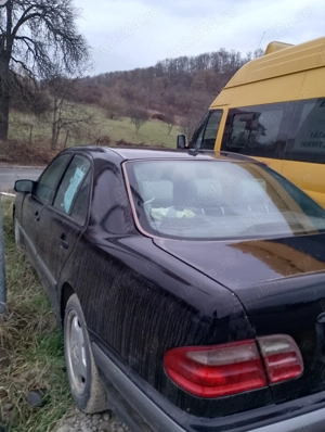 Mercedes E 270 CDI - imagine 2