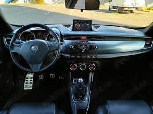 Alfa Romeo Giulietta 235cp Quadrifoglio, an 2010, 223373km  - imagine 4