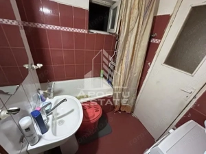 Apartament cu 3 camere, decomandat, etajul 1, zona Dambovita - imagine 8