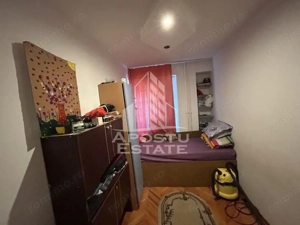 Apartament cu 3 camere, decomandat, etajul 1, zona Dambovita - imagine 4