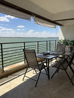 Apartament 2 camere zona Butoaie priveliste frontala la lac