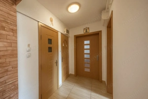 Apartament 3 camere decomandate zona Tractorul - imagine 4