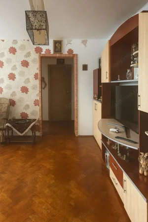 Apartament 3 camere decomandate zona Tractorul - imagine 3