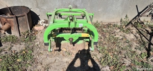 Utilaj de scos cartofi dupa tractor