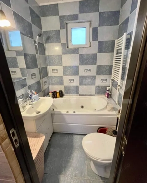 Apartament de 2 camere, decomandat, 40 mp, zona Cetate - imagine 4