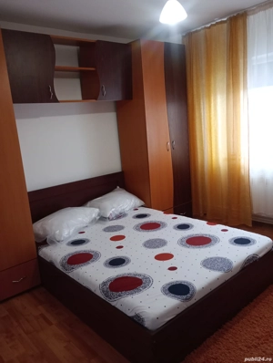 Închiriez apartament 3 camere decomandat 