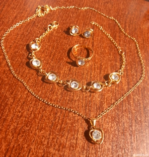 Set Bijuterii 5 Piese .  Auriu Argintiu