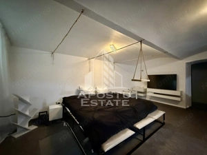 Apartament renovat cu o camera si curte, 2 bai, 50 mp, Piata Romanilor - imagine 2