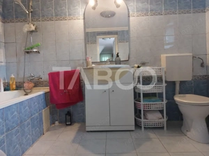 Casa de vanzare 6 camere 260 mp gradina zona foarte linistita Cisnadie - imagine 9