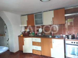 Casa de vanzare 6 camere 260 mp gradina zona foarte linistita Cisnadie - imagine 8
