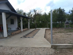 Casa de vanzare , 3.5 km de Mioveni  - imagine 2