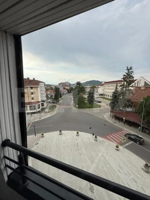 Apartament de inchiriat cu 3 camere  - imagine 12 Apartament de inchiriat cu 3 camere  - imagine 12