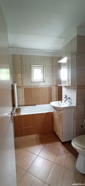 Apartament cu 3 camere de vânzare - Zona Micro 16  - imagine 8