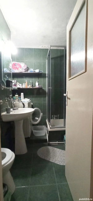 Apartament cu 3 camere de vânzare - Zona Micro 17 - imagine 8