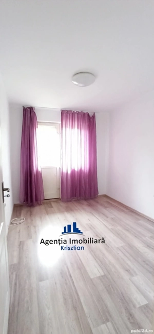 Apartament cu 2 camere de vânzare - Zona Micro 14 - imagine 2