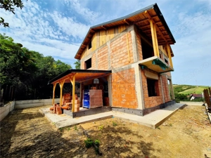 Casa de vanzare cu priveliste frumoasa - imagine 4