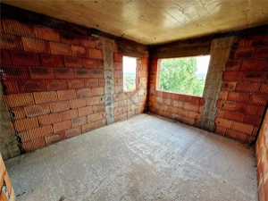 Casa de vanzare cu priveliste frumoasa - imagine 8