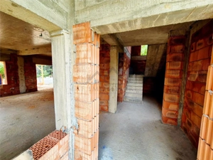 Casa de vanzare cu priveliste frumoasa - imagine 15