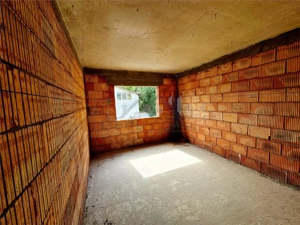 Casa de vanzare cu priveliste frumoasa - imagine 14