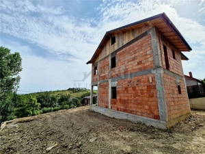 Casa de vanzare cu priveliste frumoasa - imagine 3