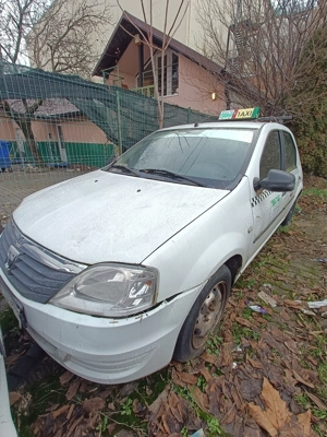 Vând Dacia Logan