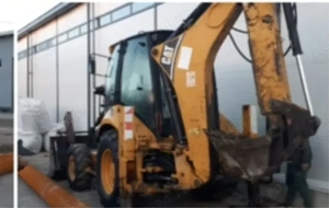 Închiriem  buldoexcavator  Cat  423 E  - imagine 4