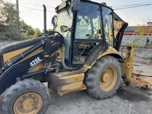 Vând  buldoexcavator Cat 423 E 