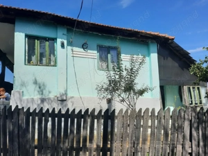 Casa de vânzare cu teren