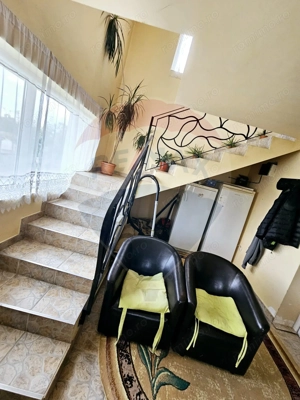 Casă / Vilă cu 5 camere de vânzare - imagine 3